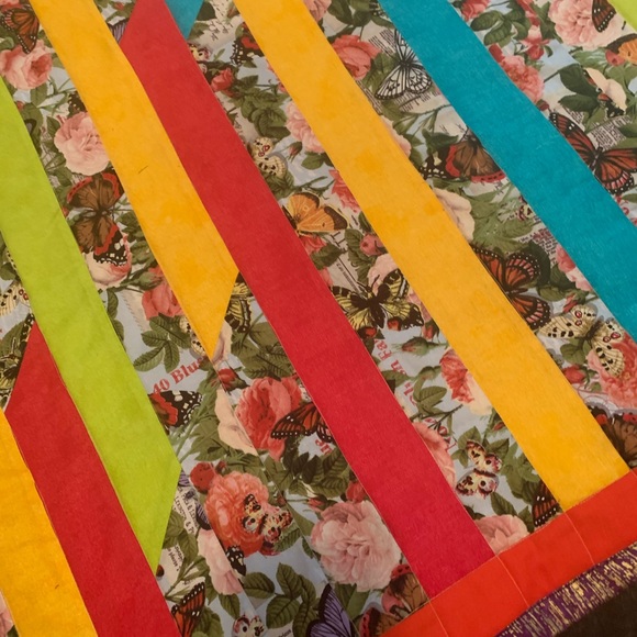 D&D Hand Made Crafts Christmas Quilt #5 - Picture 7 of 8